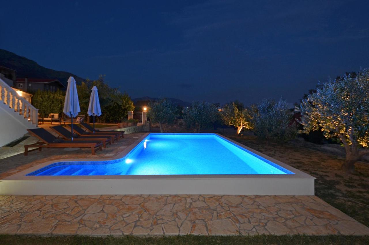 Holiday Home Nevera Kaštela Eksteriør billede