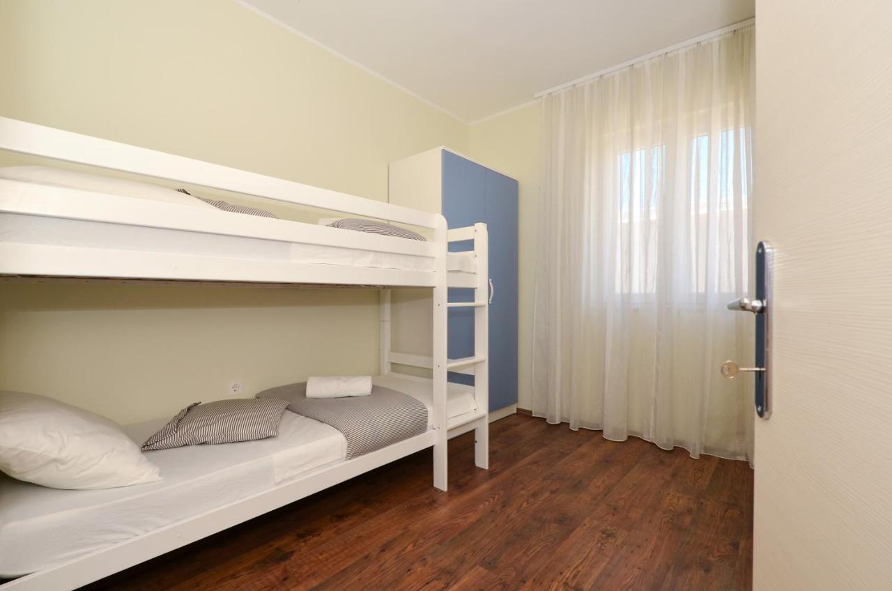 Holiday Home Nevera Kaštela Eksteriør billede