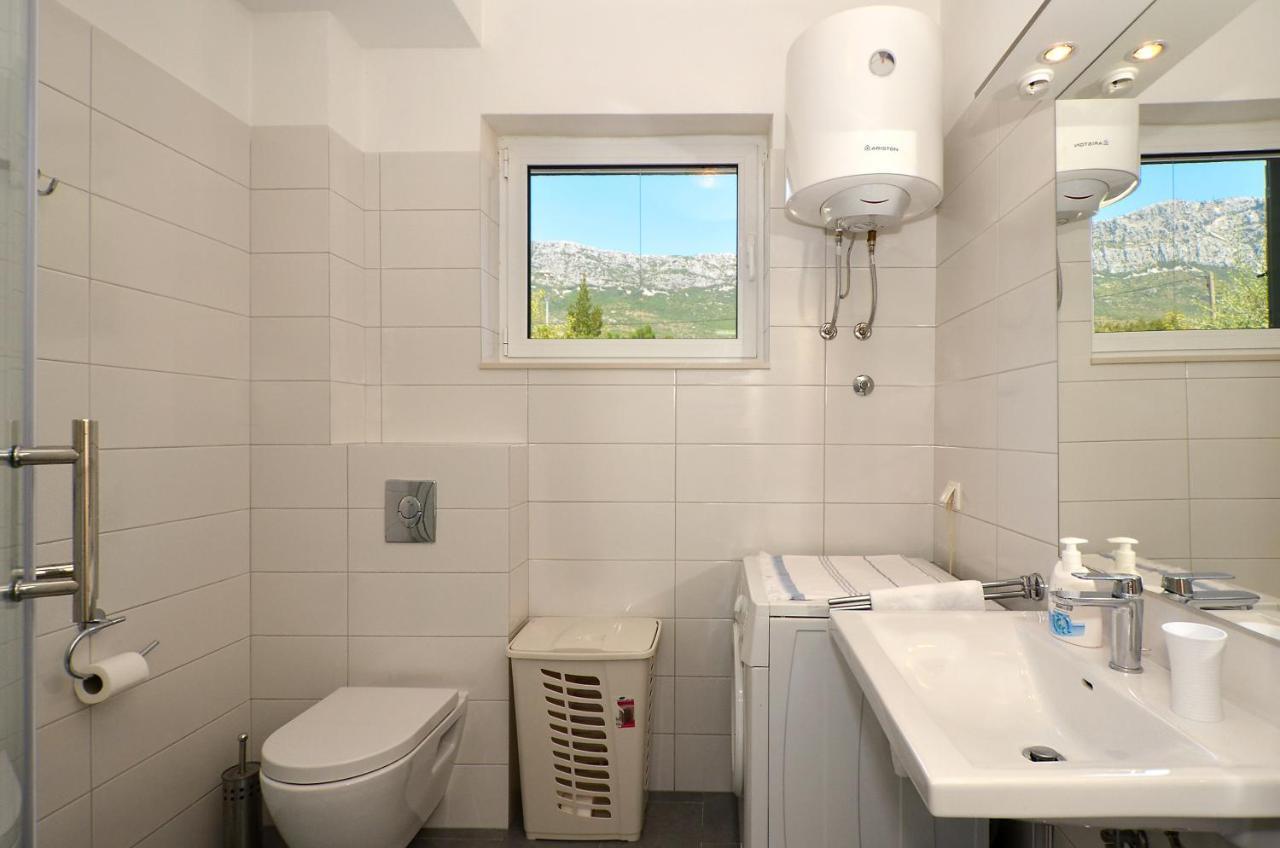 Holiday Home Nevera Kaštela Eksteriør billede