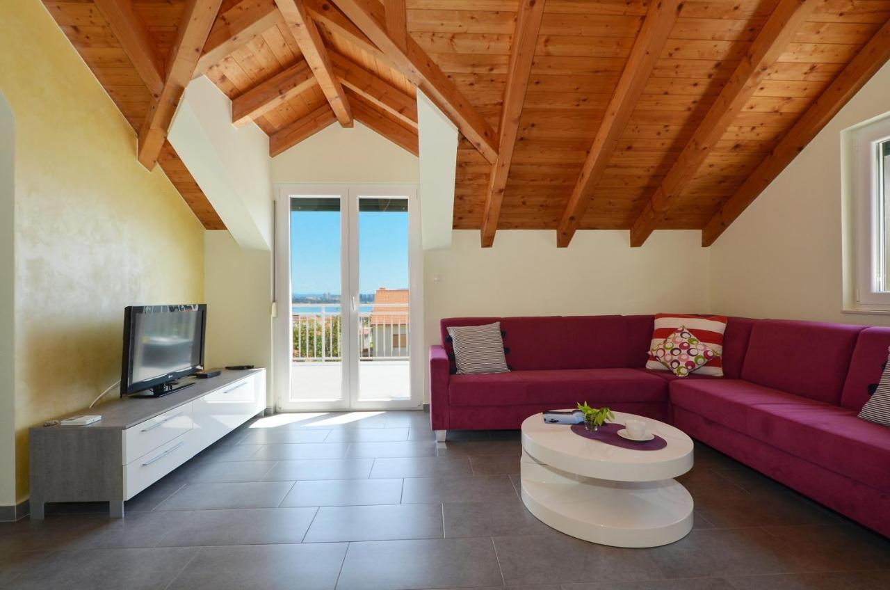 Holiday Home Nevera Kaštela Eksteriør billede