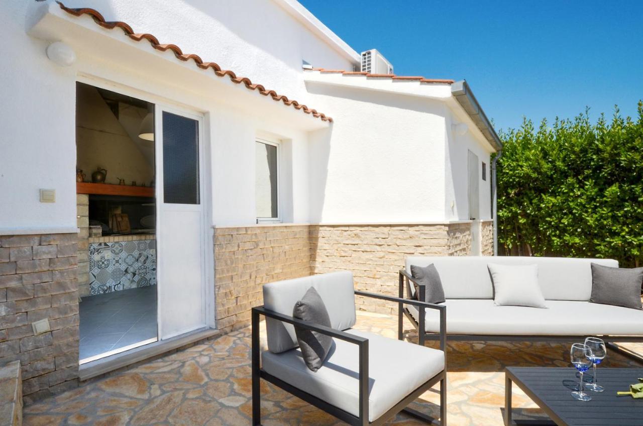 Holiday Home Nevera Kaštela Eksteriør billede